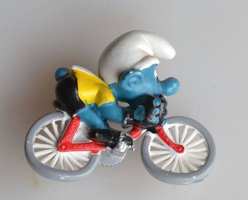 Cyclist smurf