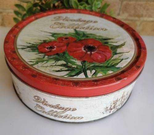 Vintage collection tin