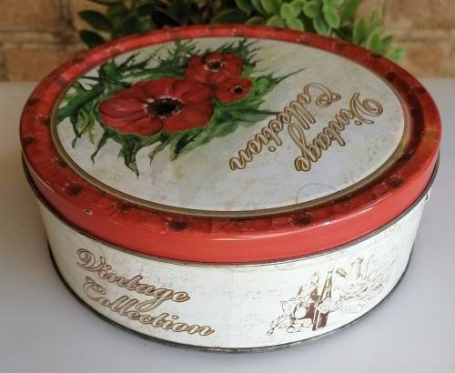 Vintage collection tin