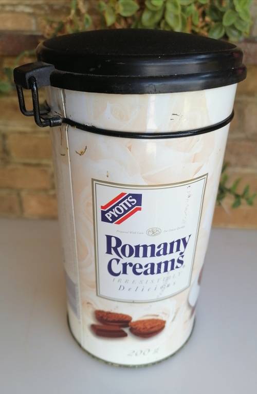 Romany creams tin