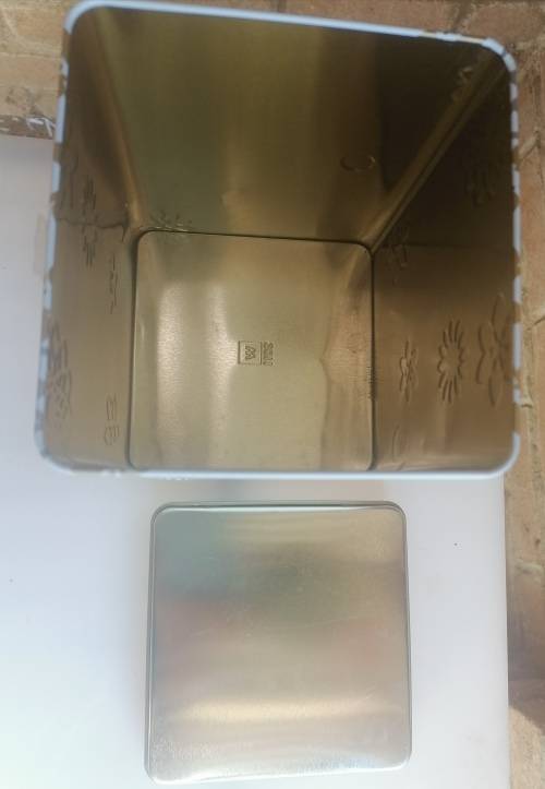 Woolworths soetkoekies tin