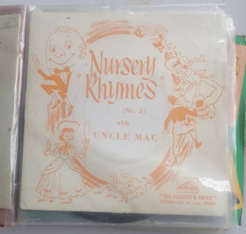 File with lot of 7 singles