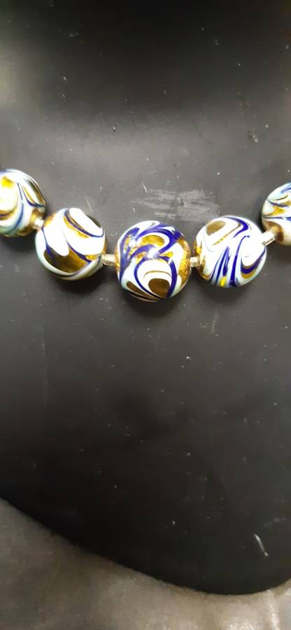 Vintage Marano/Venetian Foglia d`Oro Gold leaf Glass Bead Necklace 40cm long