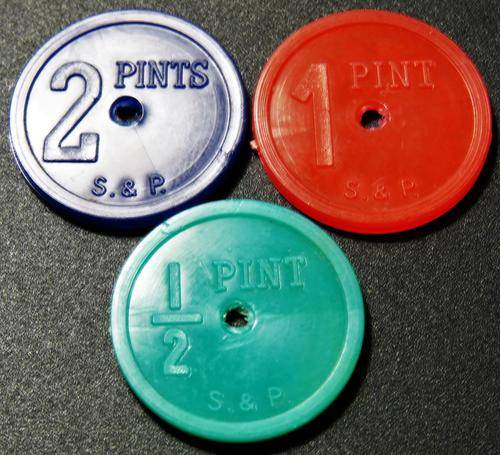 (FOR 1 SET ONLY) 20 SETS X 1/2 PINT, 1 PINT AND 2 PINT TOKENS, VOORUITSIG DAIRY VOLKSRUST