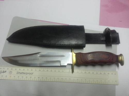 Bowie shape hunting knife