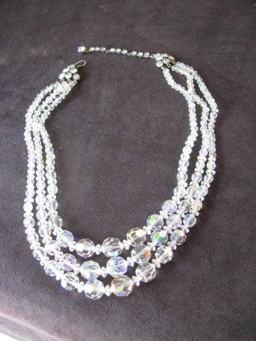 A GORGEOUS 3 STRAND CRYSTAL NECKLACE........VINTAGE 1940'S & GOOD CRYSTAL @CRRRAAAZY R1 START