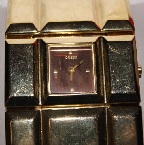 Guess Wide Bracelet Watch (Brand new) in Original Box @@@ CCCRRRAAAZZZYYY R1 START