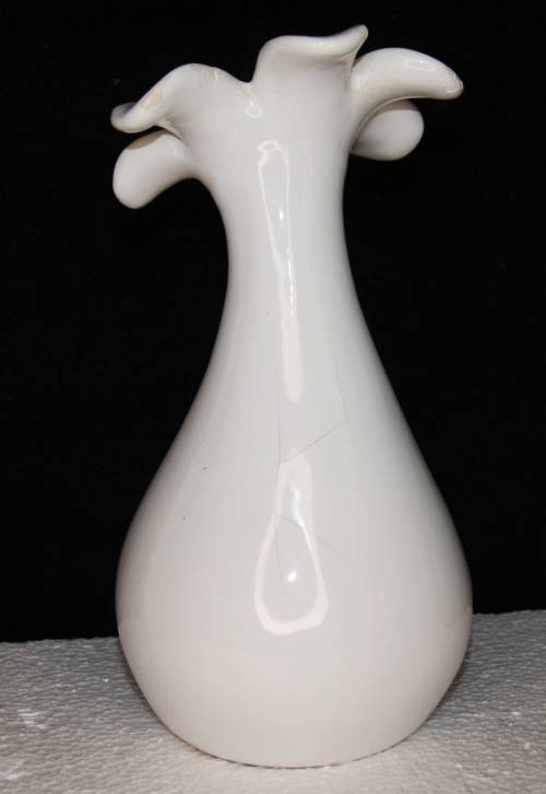 Daisy Vase (Firing Crack)