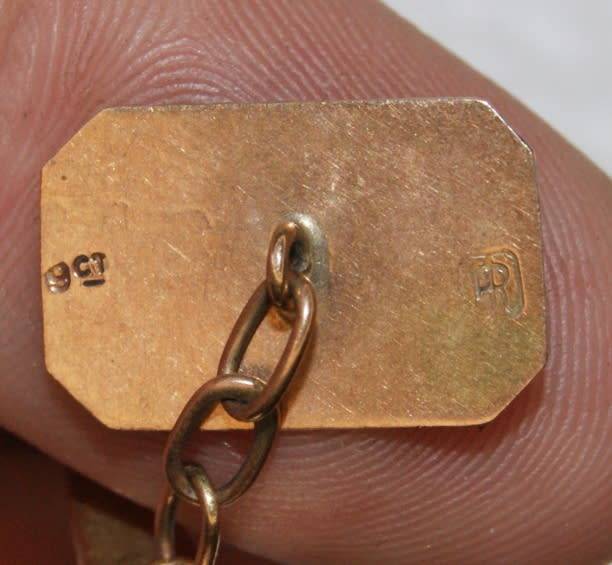 Pair of 9ct Gold Cufflinks @@@ CCCRRRAAAZZZYYY R1 START!!!