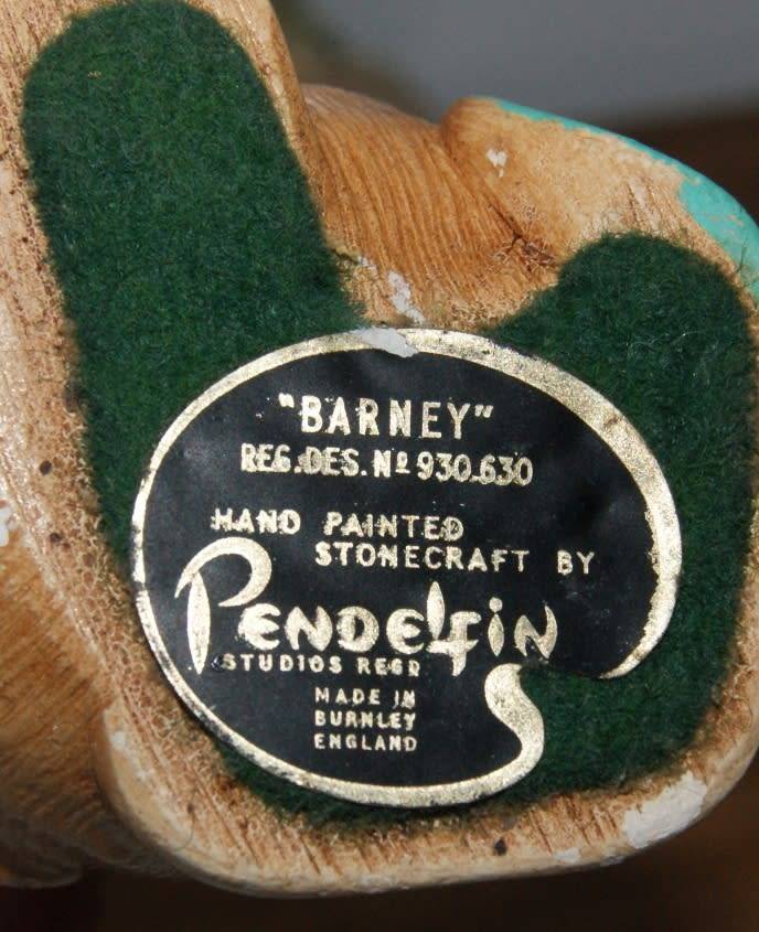 Pendelfin Rabbit Display Stand with 5 Pendelfin Rabbits