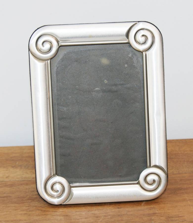 Metal Photo Frame with Spiral Detailing