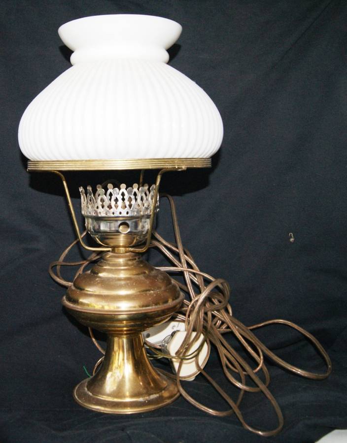 Stunning Vintage Brass and Milk Glass Lamp