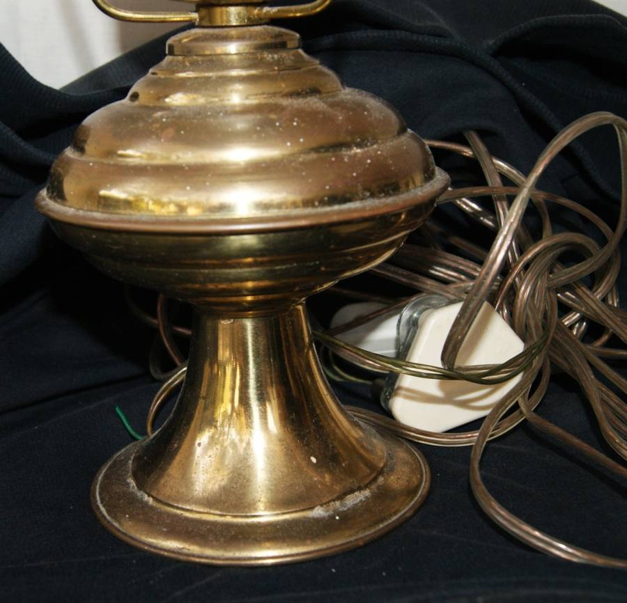 Stunning Vintage Brass and Milk Glass Lamp