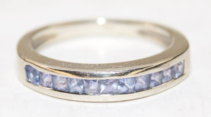 9ct White Gold and Tanzanite Ring