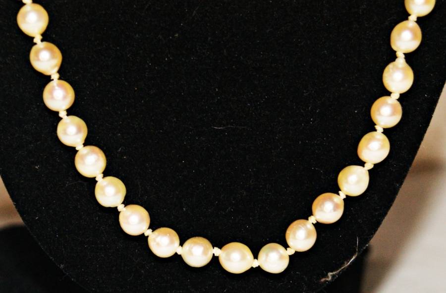 Vintage J.Kohl Cultured Pearl Necklace with 9ct Gold Tongue and Box Clasp