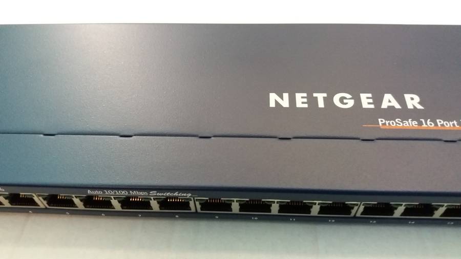 Netgear Pro safe 16 port 10/100 switch unmanaged Model FS116