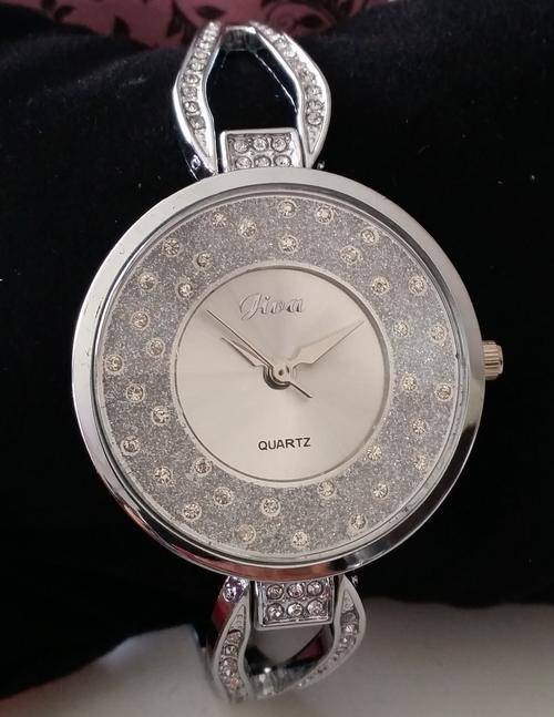 **STUNNING**-SILVER DIAMOND QUARTZ WATCH