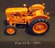 Hachette Collection Tractor - Fiat 25 R 1951 Scale 1:43