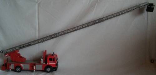 Mercedes Benz Fire Truck (+-24x6x11.5cm High)