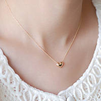 SMALL GOLD PLEATED HEART NECKLACE