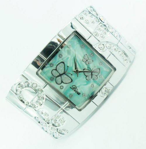 FASHIONABLE BRACELET QUARTZ WATCH