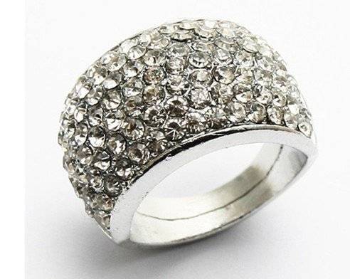 VEGAS CLEAR AUSTRIAN RHINESTONE CRYSTAL RING SIZE 9