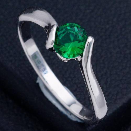 SUPER SIMPLE CUBIC ZIRCONIA  PLATINUM PLATED GIRLS JOKER  RING SIZE 7 IN GREEN