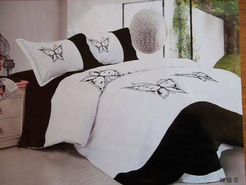 NEW ARRIVALS!!! 4 PIECE QUEEN SIZE CLASSIC 100% COTTON WHITE AND BLACK EMBROIDERY DUVET COVER SET