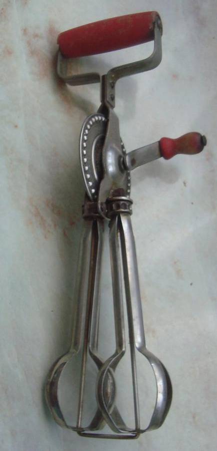 VINTAGE EGG BEATER