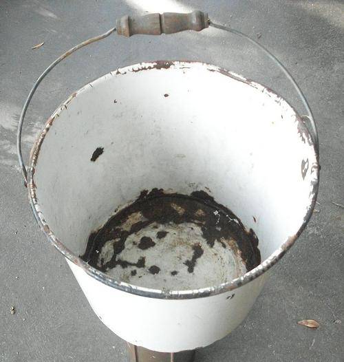 ENAMEL BUCKET