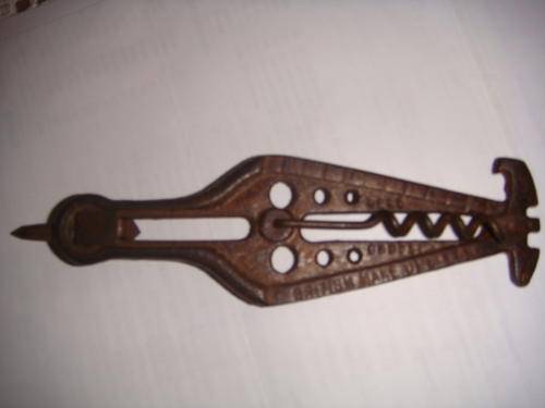 Multitool with corkscrew