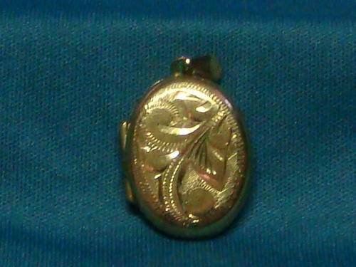 Oval shape pendant