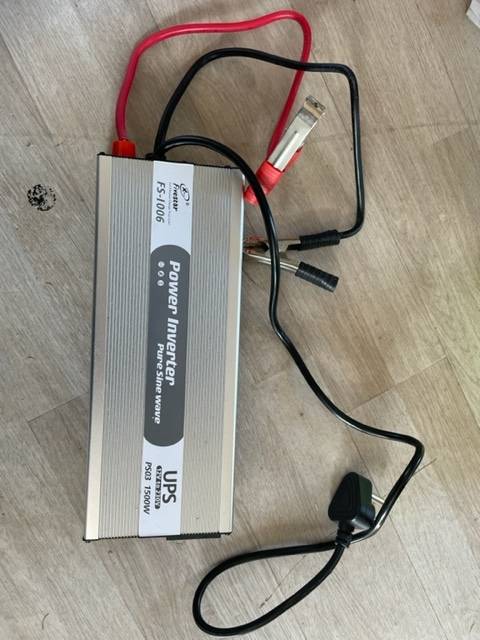 1500w - 12v Pure Sine Wave Inverter Built In Battery Charger
