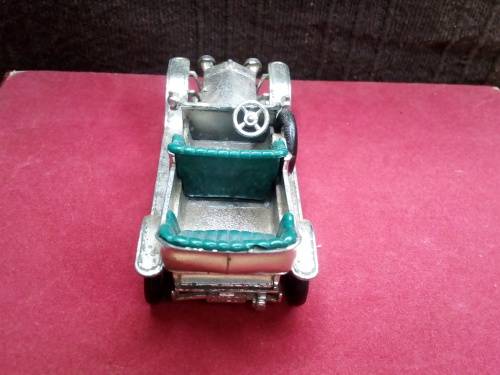 VINTAGE MODEL CAR
