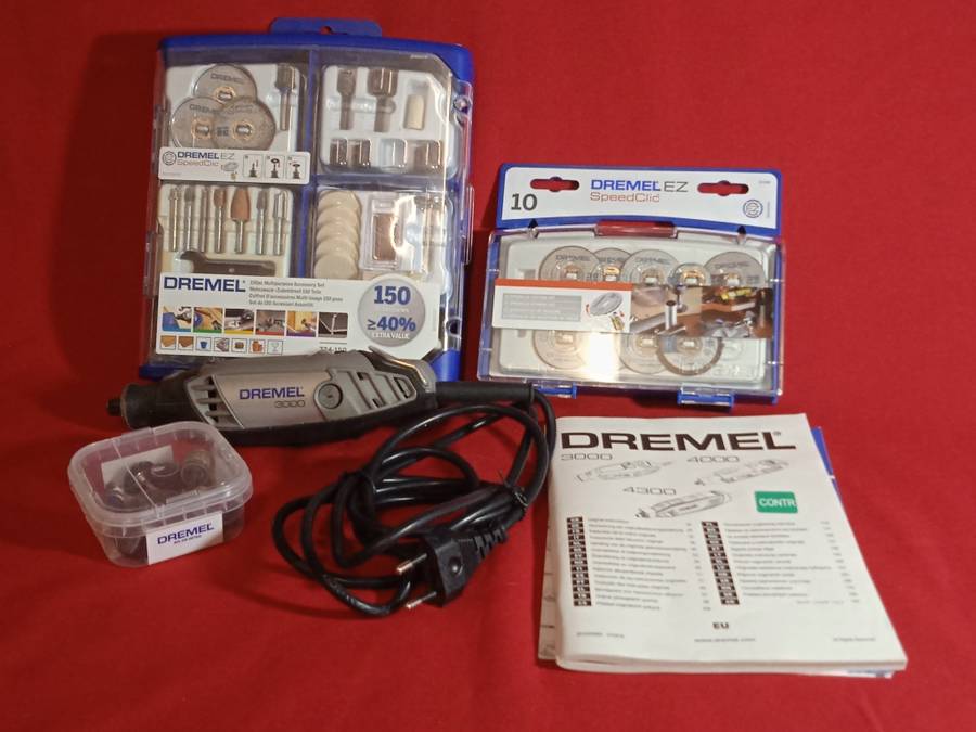 DREMEL 3000 ROTARY TOOL