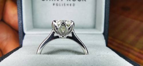 1ct Diamond engagement ring, Platinum * Round Brilliant Cut Diamond *