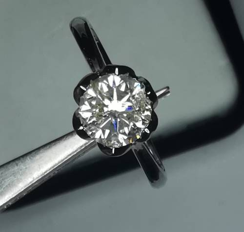 1ct Diamond engagement ring, Platinum * Round Brilliant Cut Diamond *