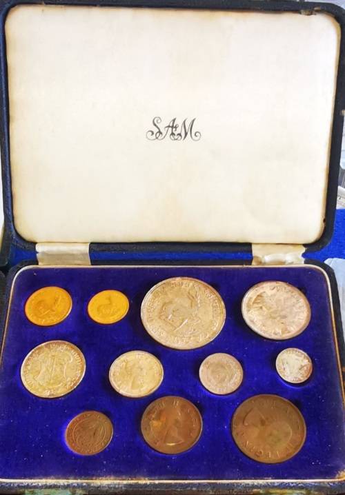1953 Long proof set (Gold Pound and Gold Half Pound coins included)