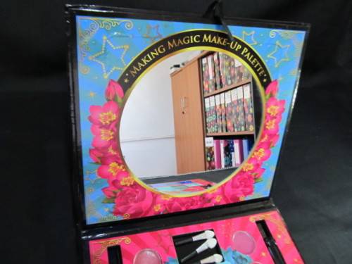 Madame ZINGARA Make-Up Palette Set, Demo Model