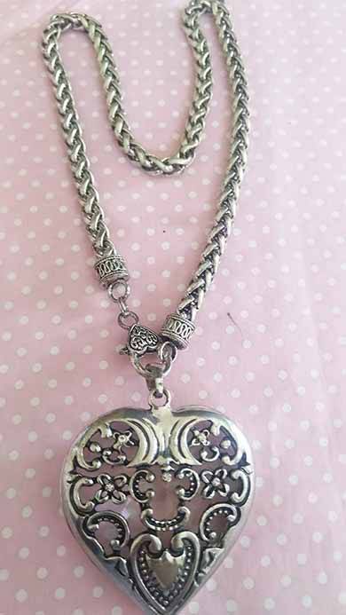 Burtell Necklace, Heart Pendant On Nickel Snake Chain, Lobster Clasp, 48cm, 1pc