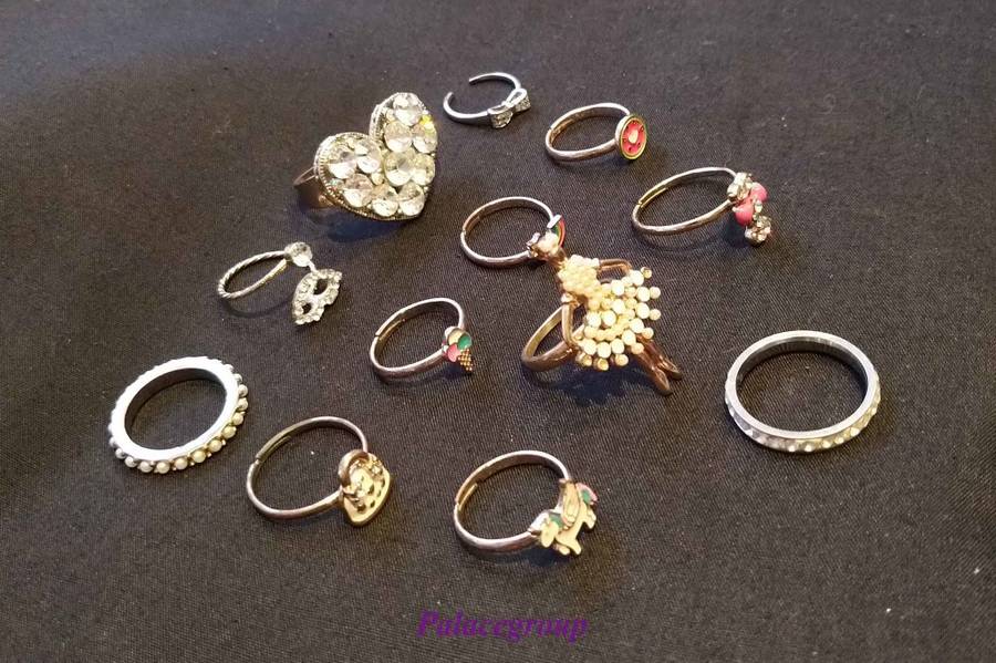 12 x Fashion Rings, Various sizes, See Photos For More Info