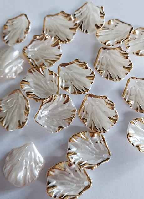 Acrylic Shapes, Leaves, Beige With Gold Trim, 20mm x 17mm, 4pc