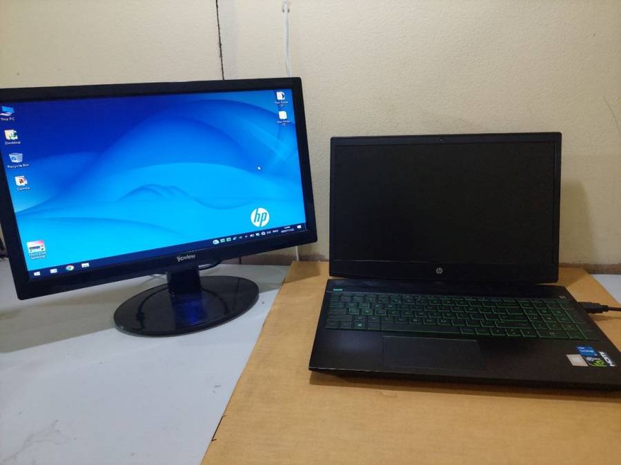 GAMING SPEC!*HP PAVILION 15 GAMING*i5-8300H*12GB*256GB SSD*1TB HDD*GTX1050*