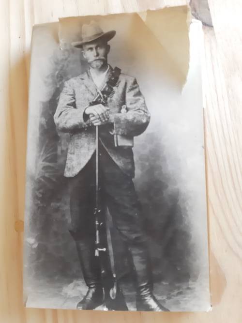 on Commando - Dietlof van Warmelo