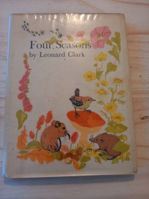 Bundel of 7 English Children's books age 5-8
