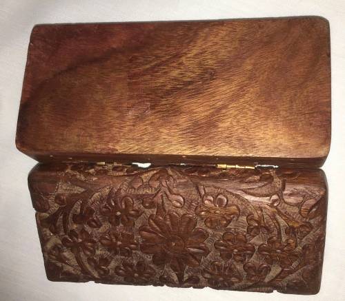 Wood jewelry box