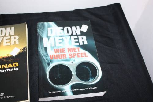 Deon Meyer Wie Met Vuur Speel
