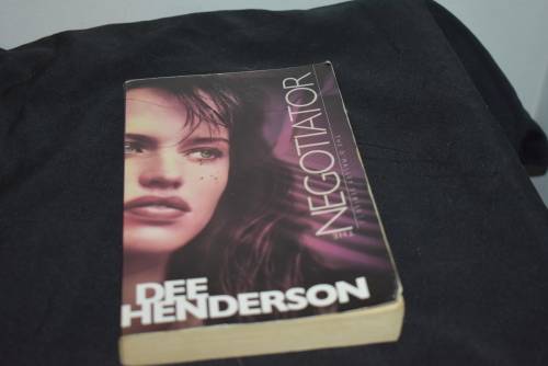 Dee Henderson The Negotiator