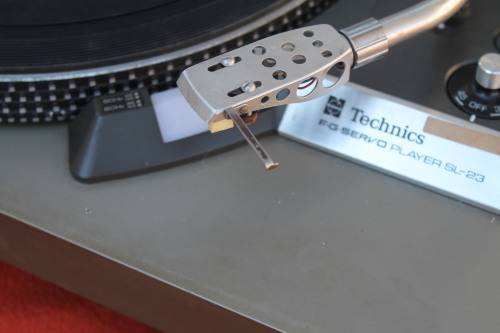 Technics SL 23 LP Player
