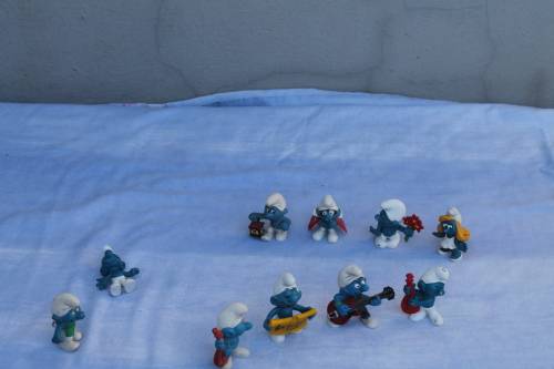 10 Assorted Smurfs